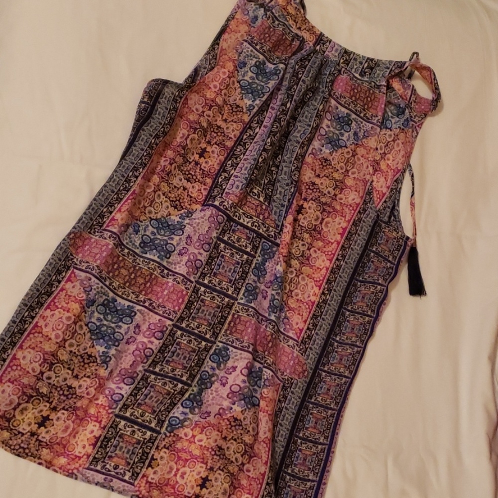Flowy top. - Picture 3 of 3